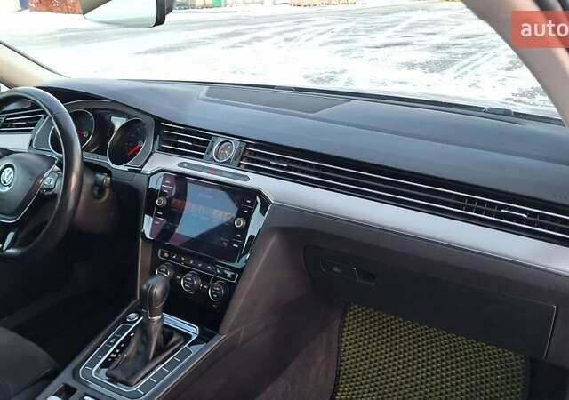 Черный Фольксваген Пассат, объемом двигателя 1.97 л и пробегом 243 тыс. км за 13999 $, фото 35 на Automoto.ua