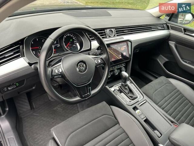 Черный Фольксваген Пассат, объемом двигателя 1.6 л и пробегом 247 тыс. км за 15500 $, фото 20 на Automoto.ua