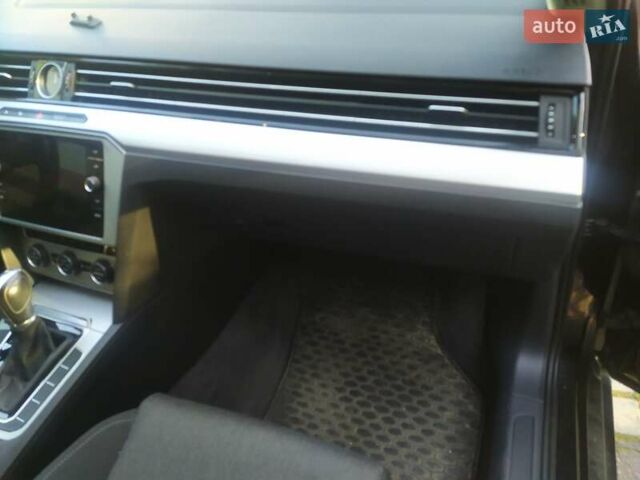 Черный Фольксваген Пассат, объемом двигателя 1.97 л и пробегом 220 тыс. км за 15500 $, фото 1 на Automoto.ua