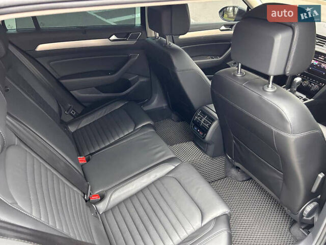 Черный Фольксваген Пассат, объемом двигателя 1.97 л и пробегом 220 тыс. км за 19444 $, фото 7 на Automoto.ua