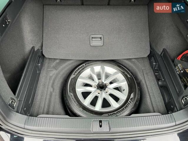 Черный Фольксваген Пассат, объемом двигателя 1.6 л и пробегом 247 тыс. км за 15500 $, фото 62 на Automoto.ua