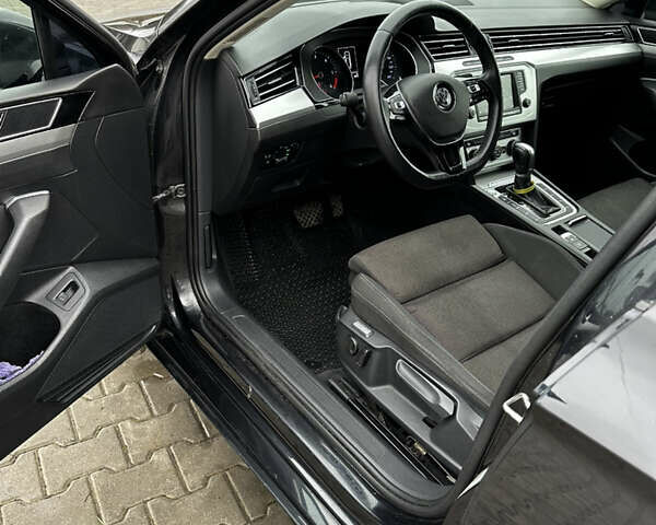 Черный Фольксваген Пассат, объемом двигателя 1.97 л и пробегом 258 тыс. км за 14300 $, фото 18 на Automoto.ua