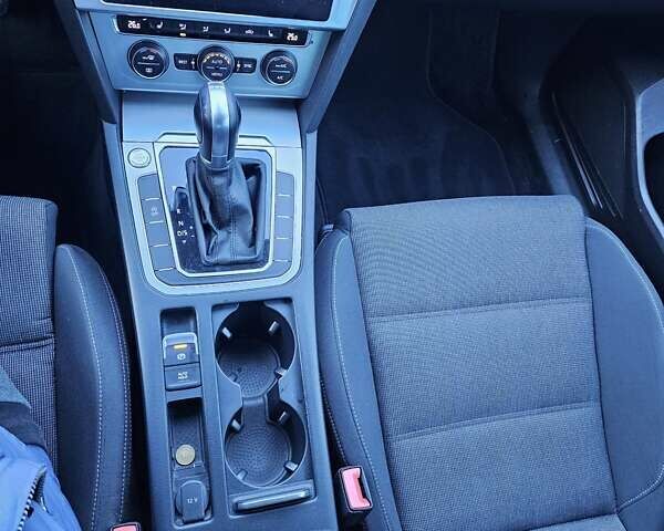 Чорний Фольксваген Пассат, об'ємом двигуна 2 л та пробігом 330 тис. км за 14800 $, фото 14 на Automoto.ua