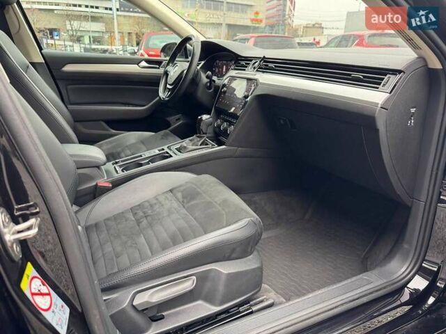 Чорний Фольксваген Пассат, об'ємом двигуна 2 л та пробігом 190 тис. км за 17900 $, фото 11 на Automoto.ua