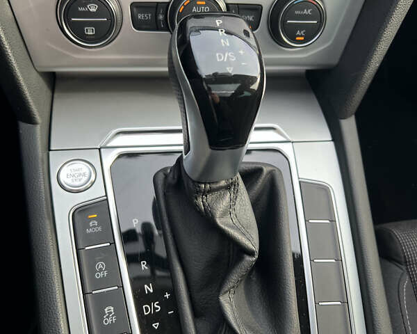 Черный Фольксваген Пассат, объемом двигателя 1.97 л и пробегом 249 тыс. км за 17400 $, фото 25 на Automoto.ua