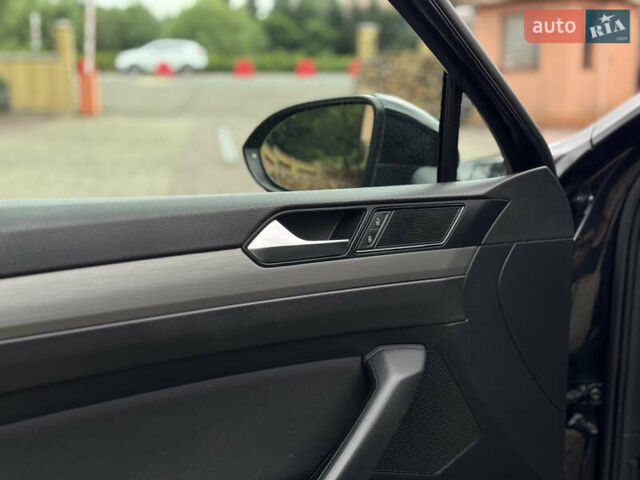 Черный Фольксваген Пассат, объемом двигателя 2 л и пробегом 170 тыс. км за 17500 $, фото 19 на Automoto.ua