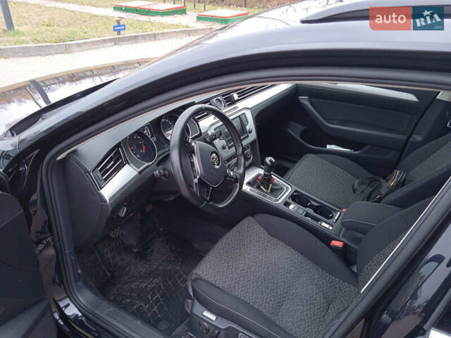 Черный Фольксваген Пассат, объемом двигателя 1.6 л и пробегом 310 тыс. км за 11500 $, фото 6 на Automoto.ua