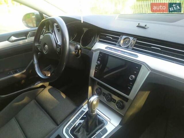 Черный Фольксваген Пассат, объемом двигателя 1.97 л и пробегом 220 тыс. км за 15500 $, фото 4 на Automoto.ua