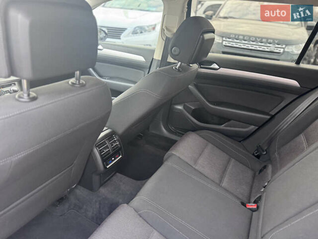 Черный Фольксваген Пассат, объемом двигателя 1.6 л и пробегом 347 тыс. км за 11700 $, фото 29 на Automoto.ua