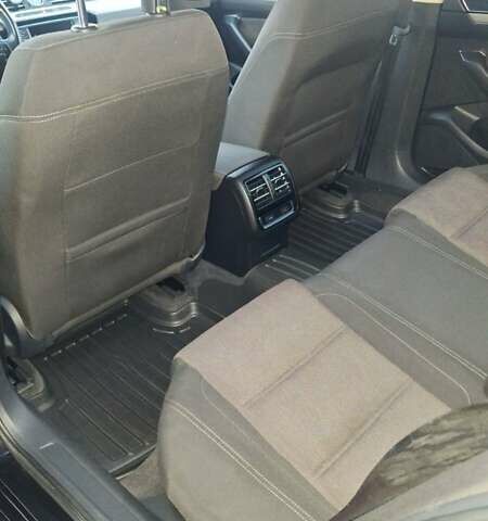 Черный Фольксваген Пассат, объемом двигателя 2 л и пробегом 306 тыс. км за 15200 $, фото 16 на Automoto.ua