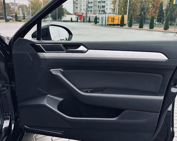 Черный Фольксваген Пассат, объемом двигателя 1.97 л и пробегом 216 тыс. км за 15999 $, фото 25 на Automoto.ua