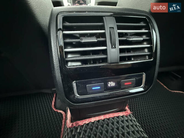 Фольксваген Пассат 2017 в Киеве на Automoto.ua Черный Фольксваген Пассат, объемом двигателя 1.6 л и пробегом 332 тыс. км за 13990 $, фото 18 на Automoto.ua