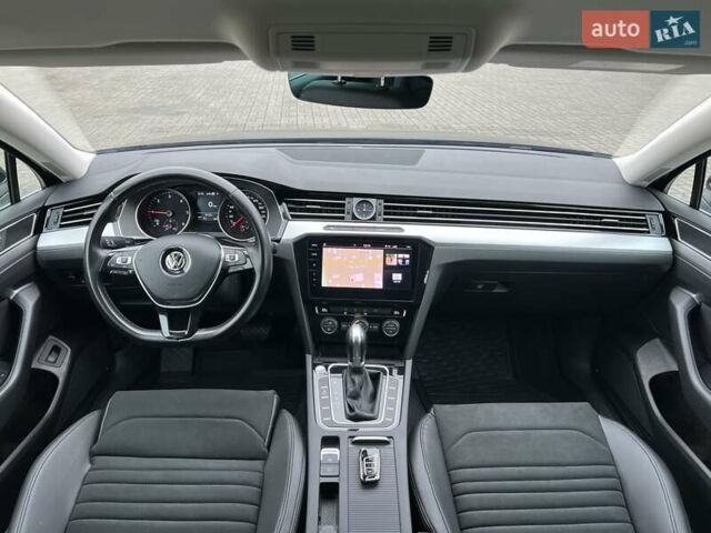 Черный Фольксваген Пассат, объемом двигателя 1.6 л и пробегом 247 тыс. км за 15500 $, фото 27 на Automoto.ua