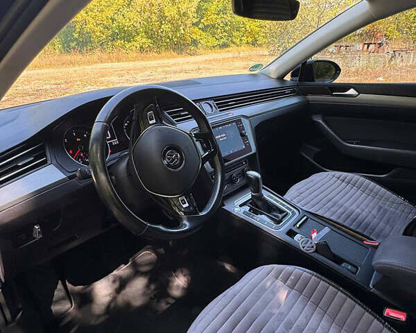 Чорний Фольксваген Пассат, об'ємом двигуна 2 л та пробігом 320 тис. км за 14650 $, фото 6 на Automoto.ua