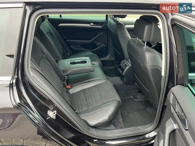 Черный Фольксваген Пассат, объемом двигателя 1.6 л и пробегом 247 тыс. км за 15500 $, фото 71 на Automoto.ua