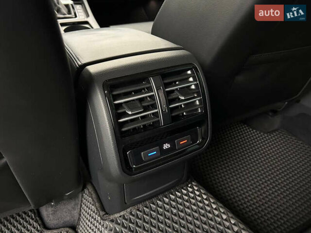 Черный Фольксваген Пассат, объемом двигателя 1.97 л и пробегом 220 тыс. км за 19444 $, фото 14 на Automoto.ua