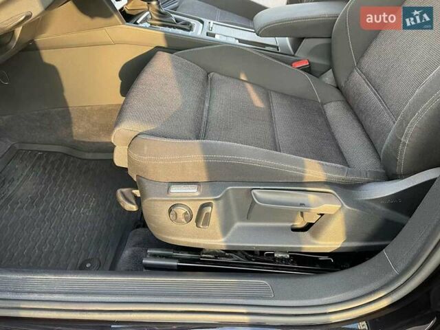 Черный Фольксваген Пассат, объемом двигателя 1.6 л и пробегом 246 тыс. км за 12900 $, фото 8 на Automoto.ua