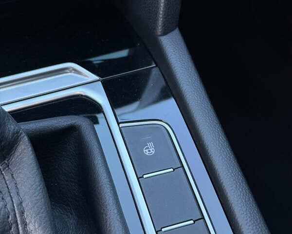 Черный Фольксваген Пассат, объемом двигателя 1.97 л и пробегом 290 тыс. км за 14999 $, фото 12 на Automoto.ua