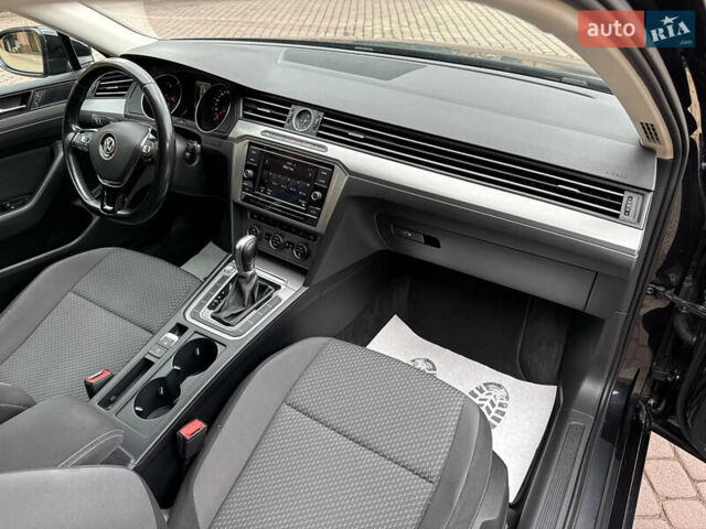 Черный Фольксваген Пассат, объемом двигателя 2 л и пробегом 170 тыс. км за 17500 $, фото 43 на Automoto.ua