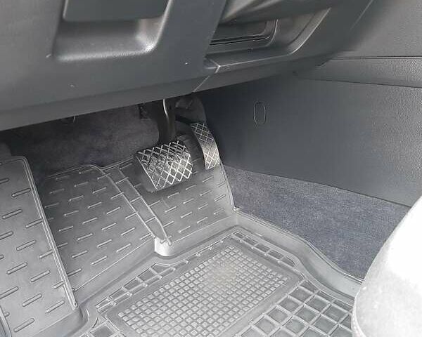 Черный Фольксваген Пассат, объемом двигателя 1.97 л и пробегом 282 тыс. км за 14700 $, фото 14 на Automoto.ua