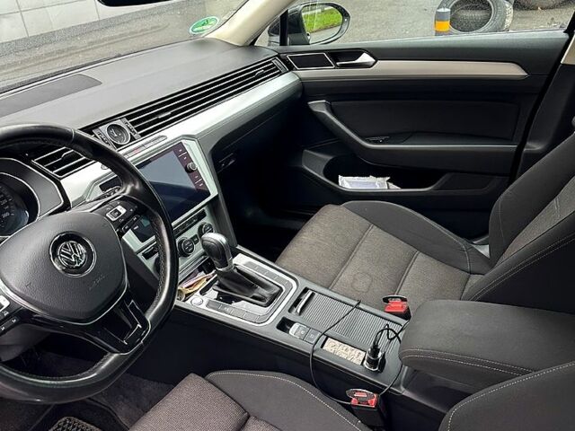 Черный Фольксваген Пассат, объемом двигателя 2 л и пробегом 380 тыс. км за 12500 $, фото 10 на Automoto.ua