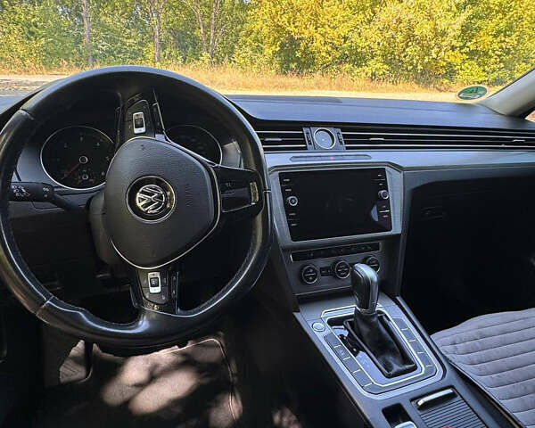 Чорний Фольксваген Пассат, об'ємом двигуна 2 л та пробігом 320 тис. км за 14650 $, фото 7 на Automoto.ua