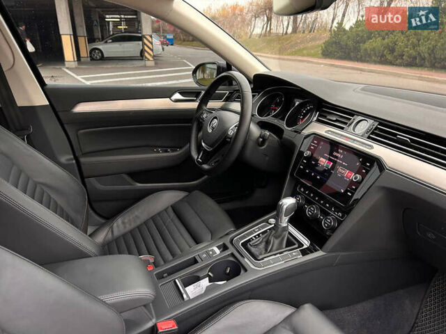 Черный Фольксваген Пассат, объемом двигателя 1.97 л и пробегом 220 тыс. км за 19444 $, фото 3 на Automoto.ua