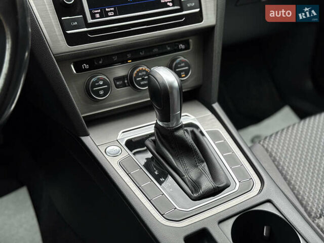 Черный Фольксваген Пассат, объемом двигателя 2 л и пробегом 170 тыс. км за 17500 $, фото 31 на Automoto.ua