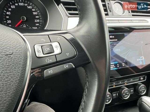 Черный Фольксваген Пассат, объемом двигателя 1.6 л и пробегом 247 тыс. км за 15500 $, фото 45 на Automoto.ua