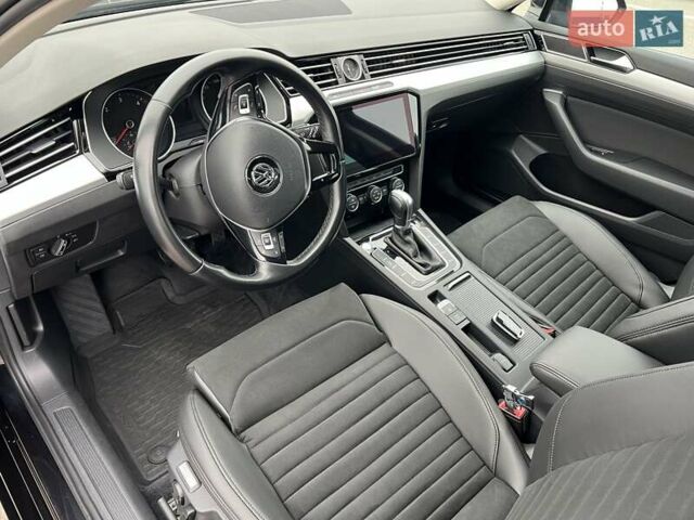 Черный Фольксваген Пассат, объемом двигателя 1.6 л и пробегом 247 тыс. км за 15500 $, фото 28 на Automoto.ua