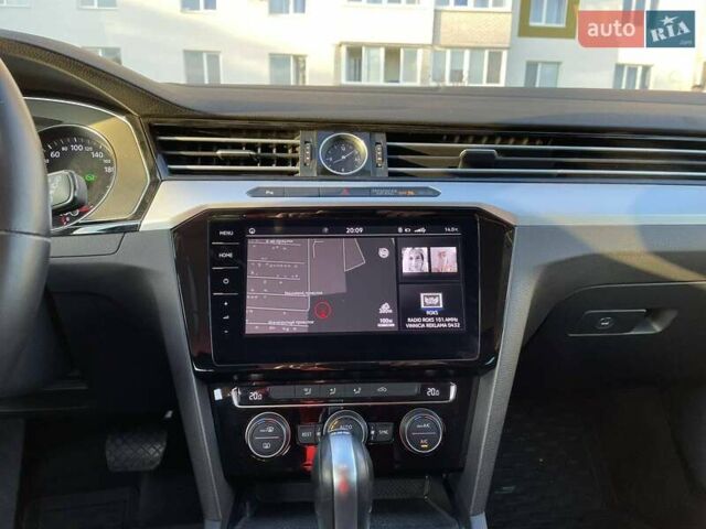 Черный Фольксваген Пассат, объемом двигателя 1.6 л и пробегом 246 тыс. км за 12900 $, фото 17 на Automoto.ua