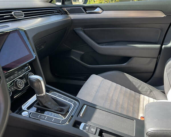 Черный Фольксваген Пассат, объемом двигателя 1.97 л и пробегом 109 тыс. км за 24900 $, фото 25 на Automoto.ua