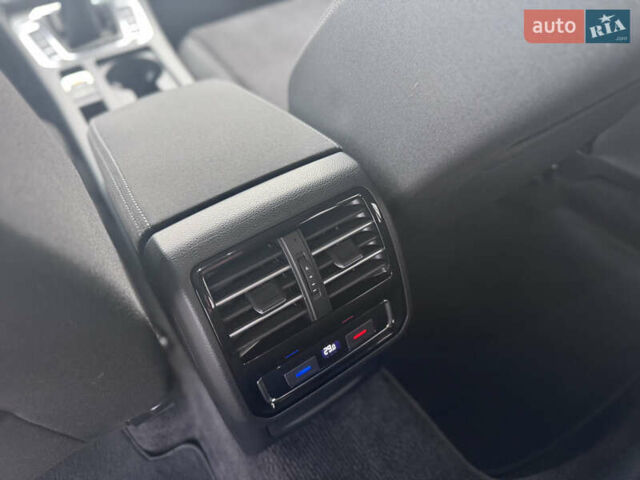 Черный Фольксваген Пассат, объемом двигателя 1.6 л и пробегом 347 тыс. км за 11700 $, фото 31 на Automoto.ua