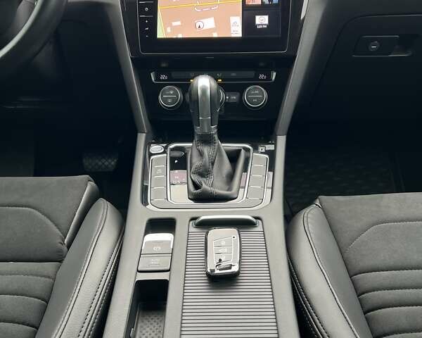 Черный Фольксваген Пассат, объемом двигателя 1.6 л и пробегом 247 тыс. км за 15500 $, фото 25 на Automoto.ua