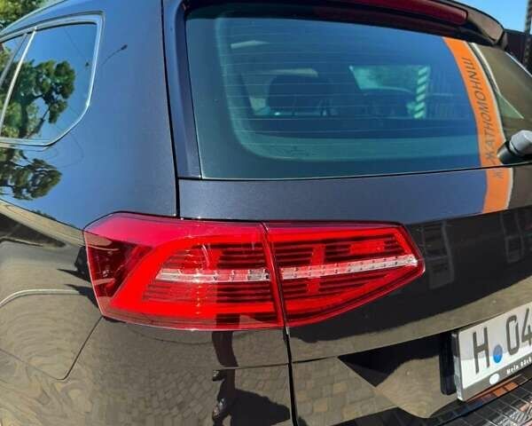 Черный Фольксваген Пассат, объемом двигателя 1.97 л и пробегом 268 тыс. км за 16800 $, фото 5 на Automoto.ua