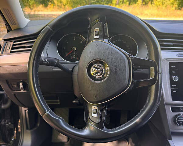 Чорний Фольксваген Пассат, об'ємом двигуна 2 л та пробігом 320 тис. км за 14650 $, фото 9 на Automoto.ua