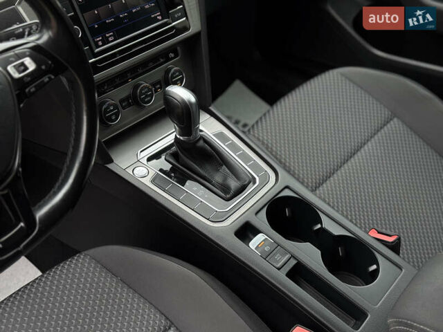 Черный Фольксваген Пассат, объемом двигателя 2 л и пробегом 170 тыс. км за 17500 $, фото 27 на Automoto.ua