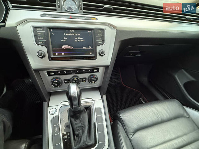 Фольксваген Пассат 2017 в Киеве на Automoto.ua Черный Фольксваген Пассат, объемом двигателя 1.6 л и пробегом 332 тыс. км за 13990 $, фото 16 на Automoto.ua