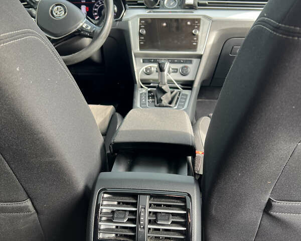 Черный Фольксваген Пассат, объемом двигателя 1.97 л и пробегом 249 тыс. км за 16900 $, фото 18 на Automoto.ua