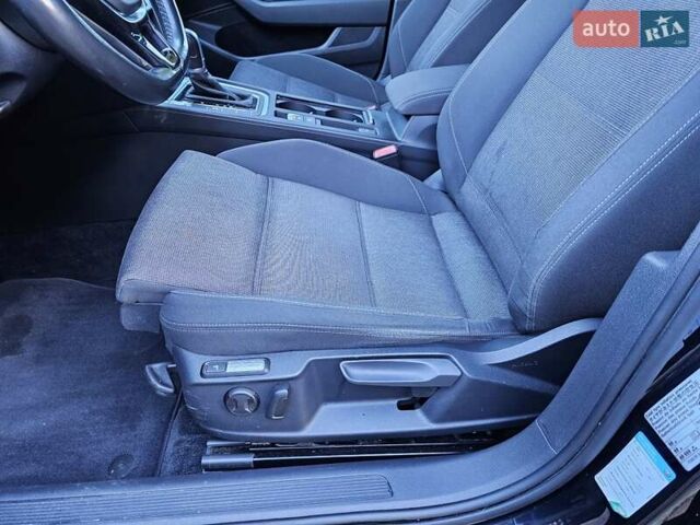 Чорний Фольксваген Пассат, об'ємом двигуна 2 л та пробігом 330 тис. км за 14800 $, фото 18 на Automoto.ua