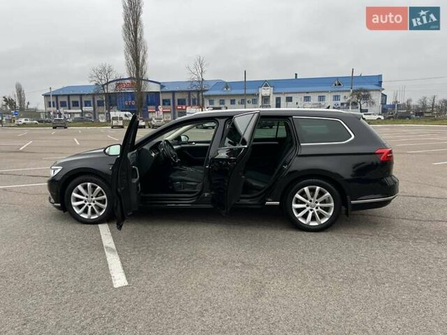 Черный Фольксваген Пассат, объемом двигателя 1.6 л и пробегом 247 тыс. км за 15500 $, фото 14 на Automoto.ua