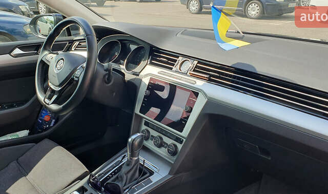 Чорний Фольксваген Пассат, об'ємом двигуна 1.97 л та пробігом 243 тис. км за 17500 $, фото 11 на Automoto.ua