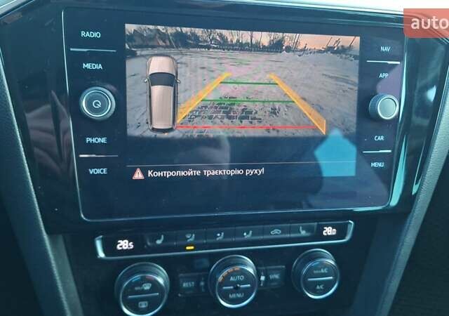 Черный Фольксваген Пассат, объемом двигателя 1.97 л и пробегом 243 тыс. км за 13999 $, фото 40 на Automoto.ua