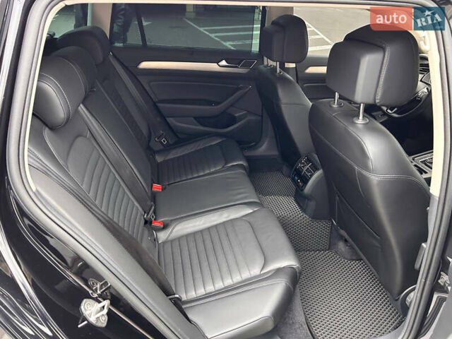 Черный Фольксваген Пассат, объемом двигателя 1.97 л и пробегом 220 тыс. км за 19444 $, фото 8 на Automoto.ua