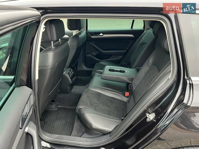 Черный Фольксваген Пассат, объемом двигателя 1.6 л и пробегом 247 тыс. км за 15500 $, фото 54 на Automoto.ua