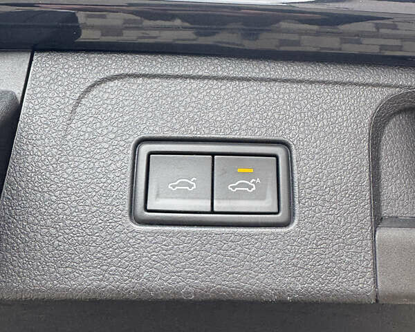 Черный Фольксваген Пассат, объемом двигателя 1.97 л и пробегом 202 тыс. км за 19999 $, фото 18 на Automoto.ua