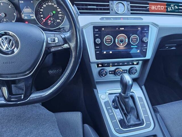 Чорний Фольксваген Пассат, об'ємом двигуна 2 л та пробігом 330 тис. км за 14800 $, фото 15 на Automoto.ua