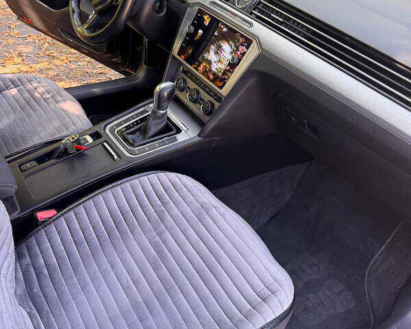 Чорний Фольксваген Пассат, об'ємом двигуна 2 л та пробігом 320 тис. км за 14650 $, фото 12 на Automoto.ua