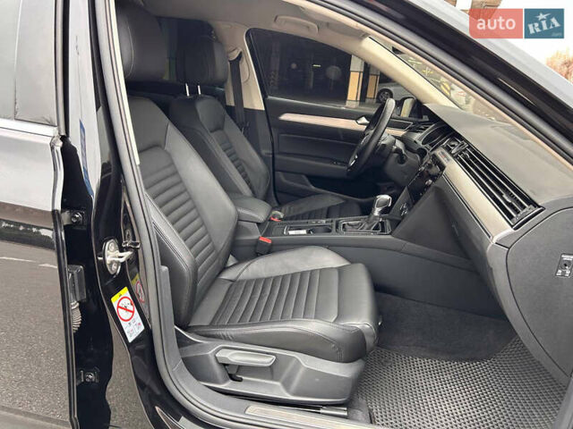 Черный Фольксваген Пассат, объемом двигателя 1.97 л и пробегом 220 тыс. км за 19444 $, фото 5 на Automoto.ua