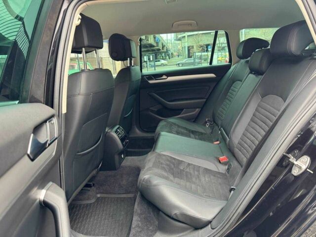 Черный Фольксваген Пассат, объемом двигателя 2 л и пробегом 190 тыс. км за 17900 $, фото 19 на Automoto.ua